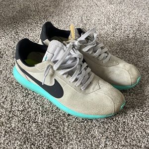 Men’s Nike Roshe LD-1000 QS Calypso, Size 10.5